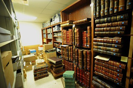 archives-moving-stacks-med