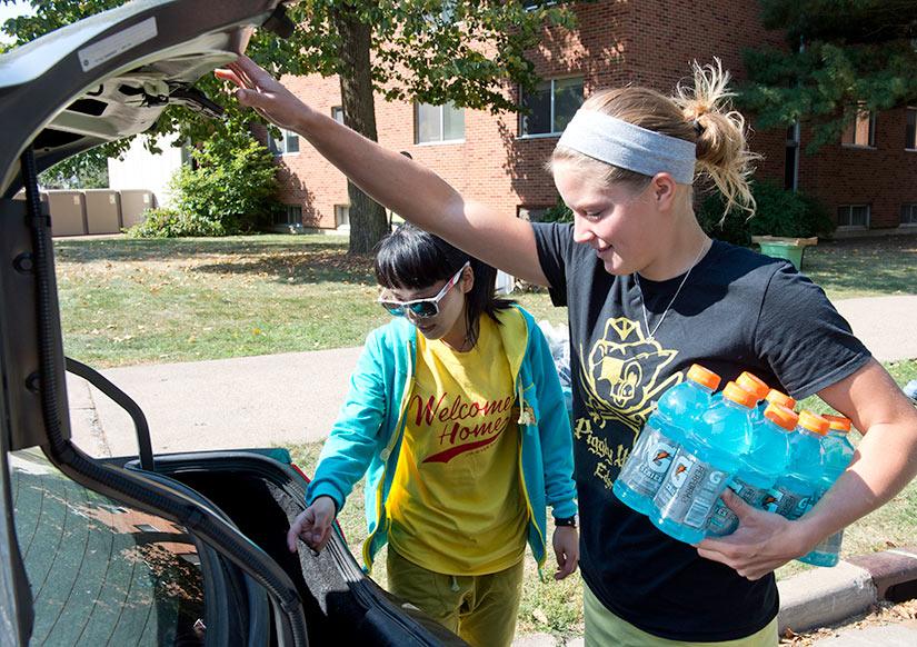 a student move in day