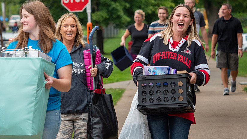 Move-In-Day---Week-of-Welcome-825x464