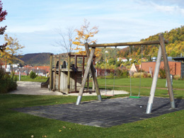 MalloryWestlund_ShoppingMallRooftop_Playground_web