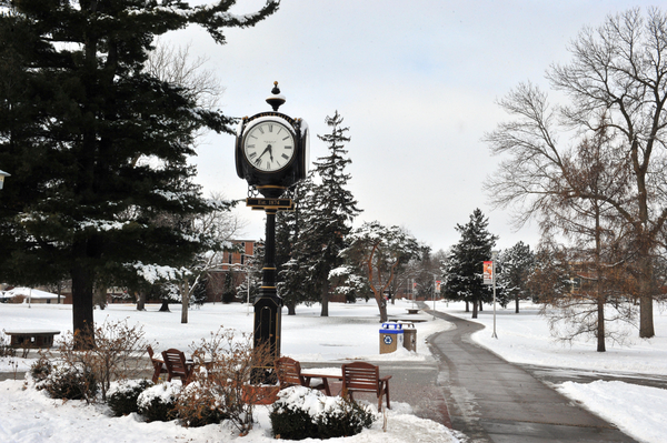 CAMPUS SNOW 12052011